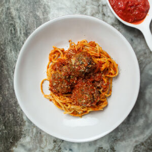 Spaghetti with healthy meatballs