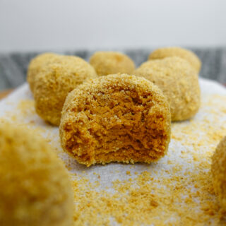 Protein pumpkin truffles