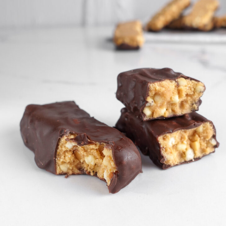 Peanut Butter Chocolate Protein Bars (Only 115 Calories)