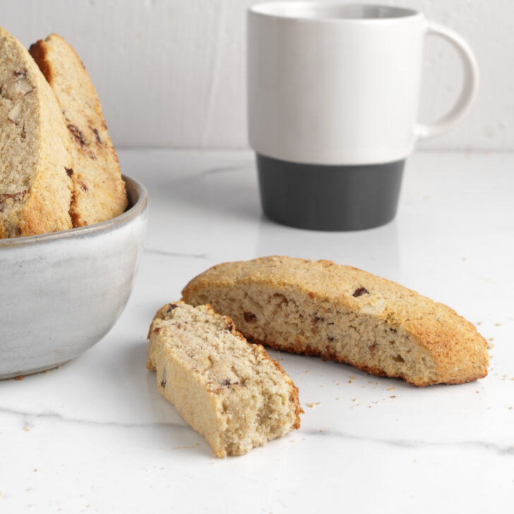 High-Protein Italian Biscotti (Only 100 Calories Each!)