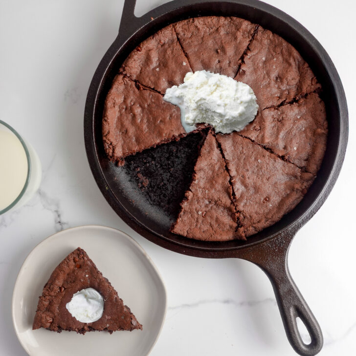 High-Protein Brownie Cookie Skillet