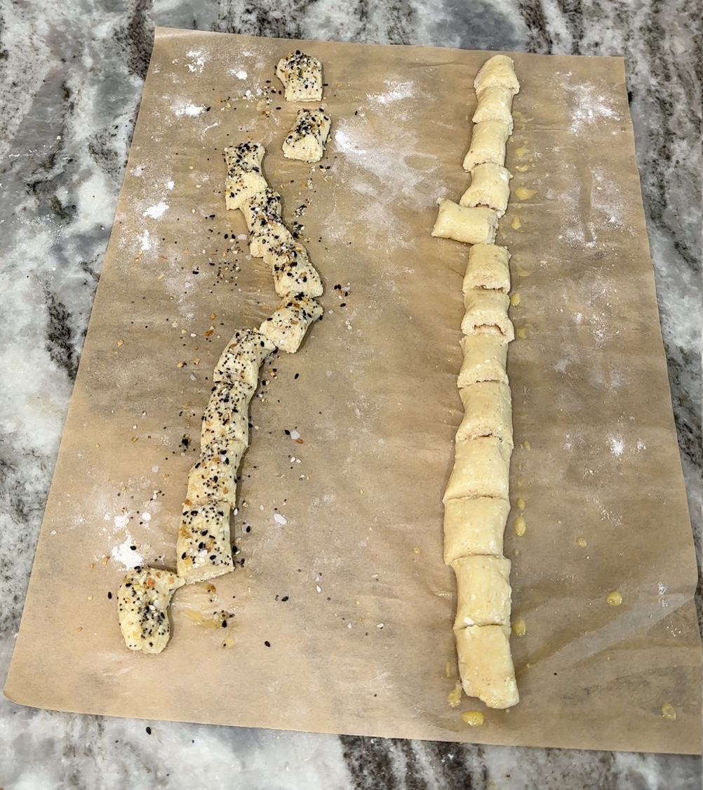 Slicing bagel bites